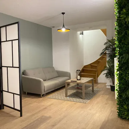 Le Freedom, Triplex, 2 Private Bathrooms *