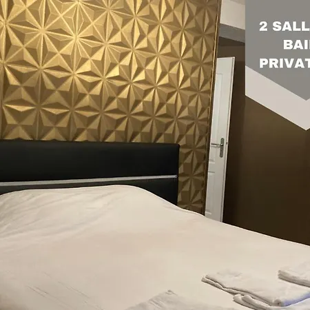 Le Freedom, Triplex, 2 Private Bathrooms *